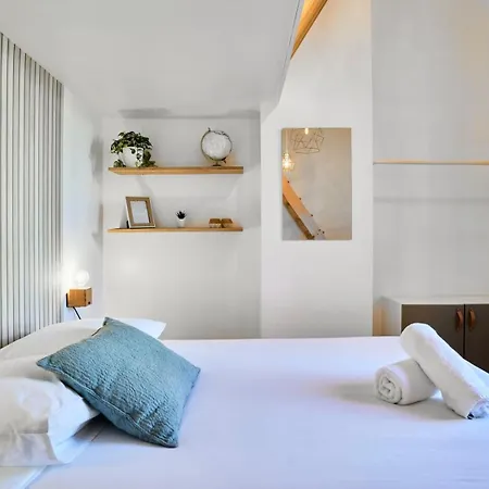 Penzion Two Bedroom House With Courtyard, Quiet Saint-Andre-lez-Lille