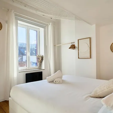 Penzion Two Bedroom House With Courtyard, Quiet Saint-Andre-lez-Lille