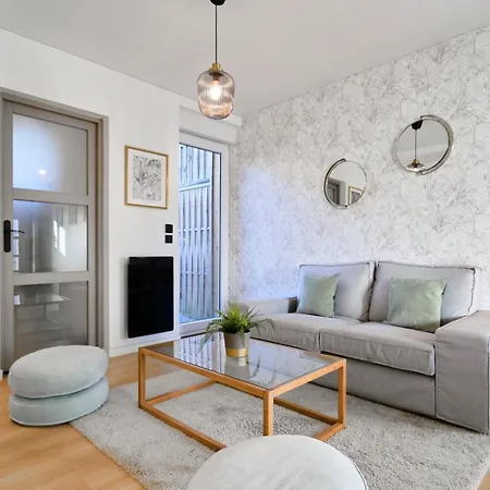 Penzion Two Bedroom House With Courtyard, Quiet Saint-Andre-lez-Lille