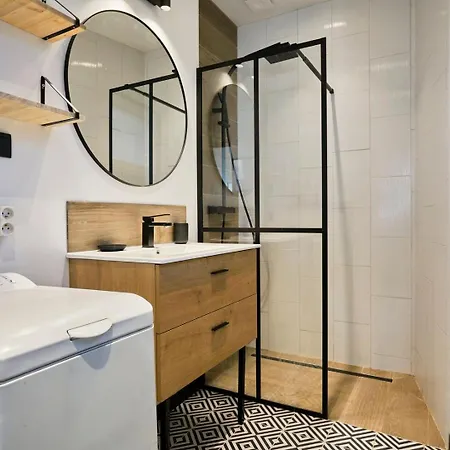 Two Bedroom House With Courtyard, Quiet 3*